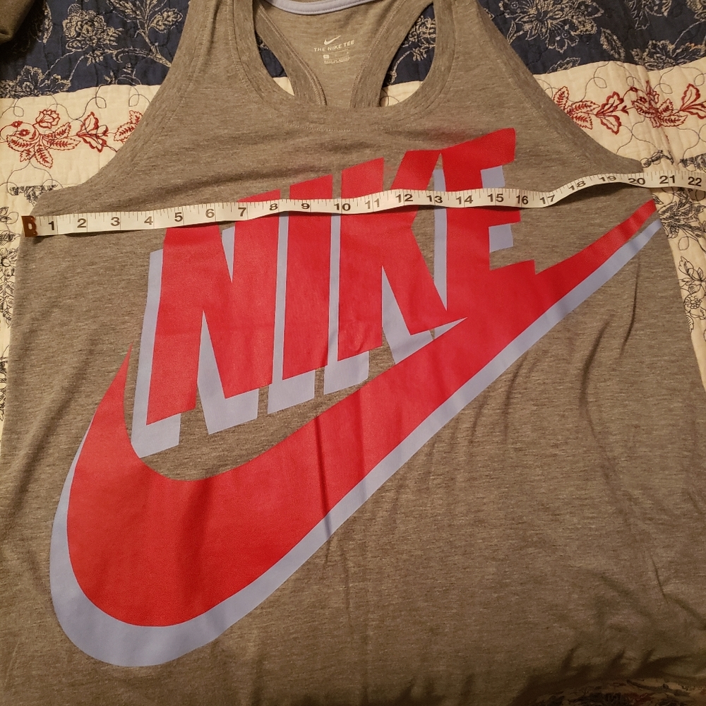 NWOT! Lg/XL Nike tank